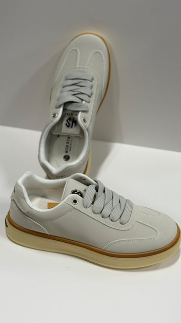 🏙️ Street Sneakers – Bold Style Meets Everyday Comfort (LIGHT GRAY)